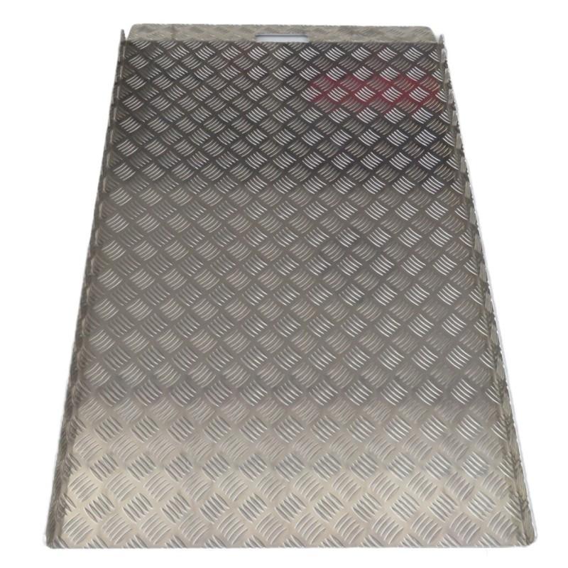 Rampa para bordillos y aceras: Largo 122 cm. Ancho 75 cm.