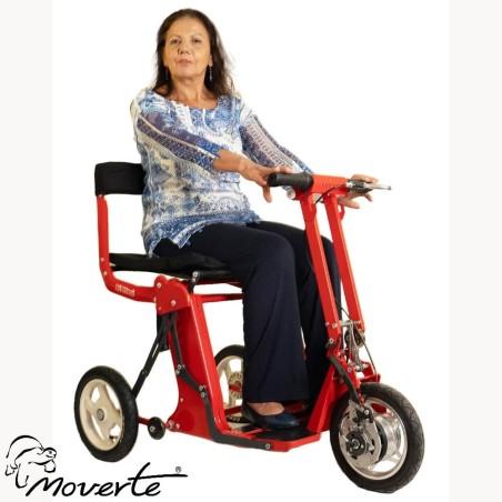 Señora sentada en Scooter eléctrico Di Blasi R30 Ortopedia Moverte