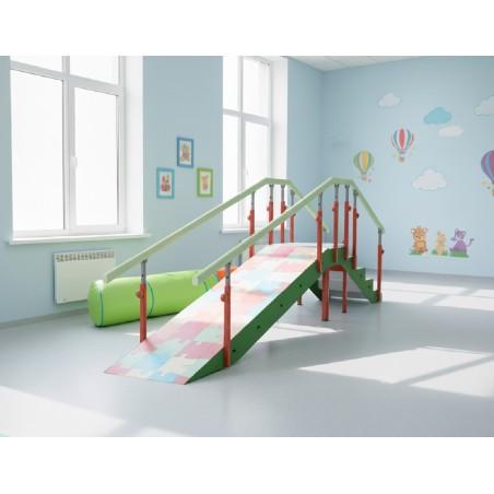 Escalera infantil con 5 escalones + rampa moverte.addisnetwork.es 