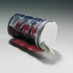 Vaso ergonómico con tapa orificio de 8 mm.