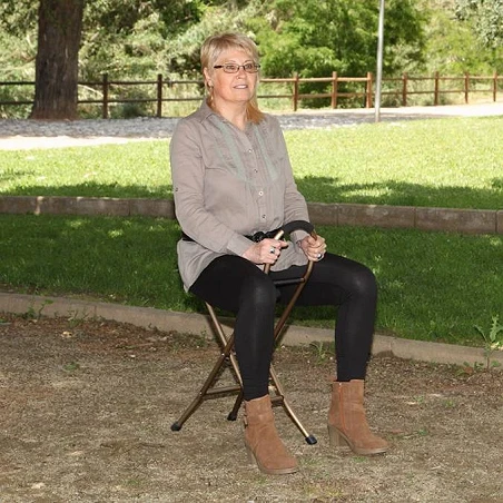 Bastón con 4 patas y con asiento  